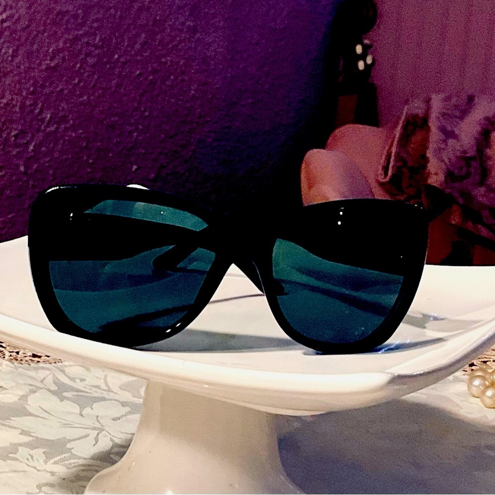 GIANNI VERSACE COUTURE SUNGLASSES - Picture 3 of 4